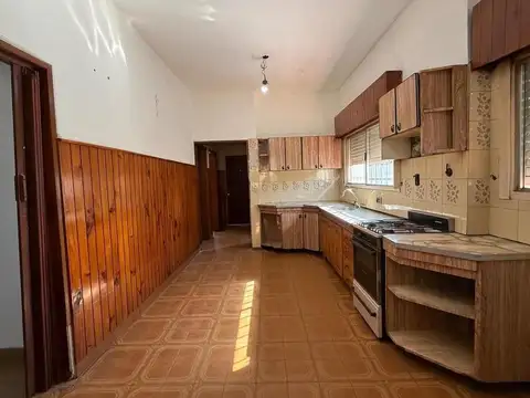 Casa 4 ambientes con 1 baño
