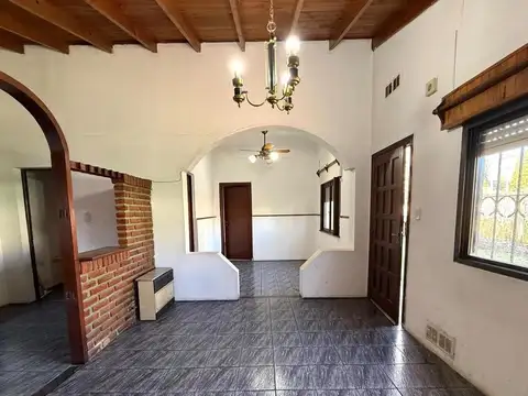 DOS CASAS EN MISMO LOTE A LA VENTA EN R. CALZADA