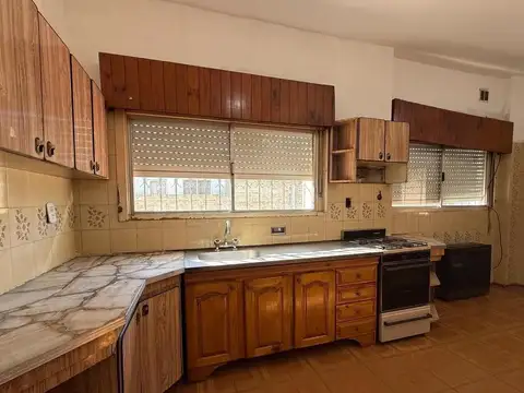 Casa en Venta con 5 cocheras