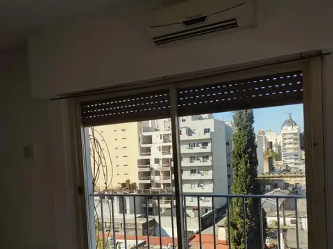 MONOAMBIENTE DIVIDIDO PISO ALTO SUPER LUMINOSO