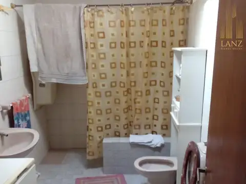 Casa 6 ambientes con 1 baño