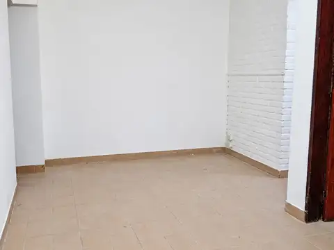 Avenida Juan Manuel de Rosas 700
