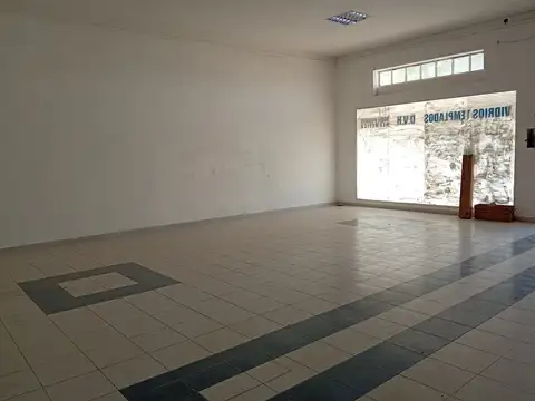 Avenida Juan Manuel de Rosas 700