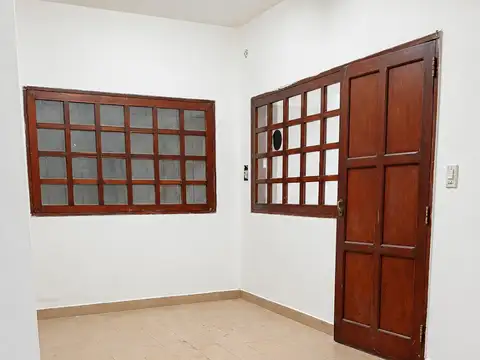 Avenida Juan Manuel de Rosas 700