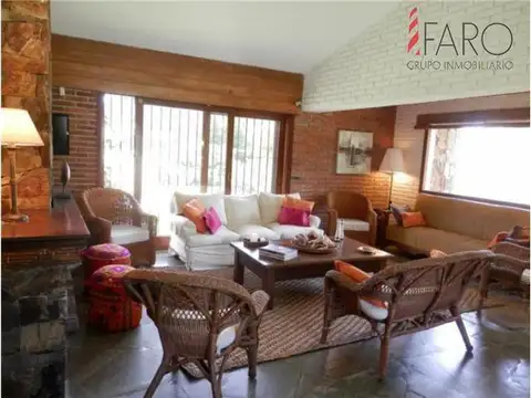 Casa en Alquiler de 4 dormitorios