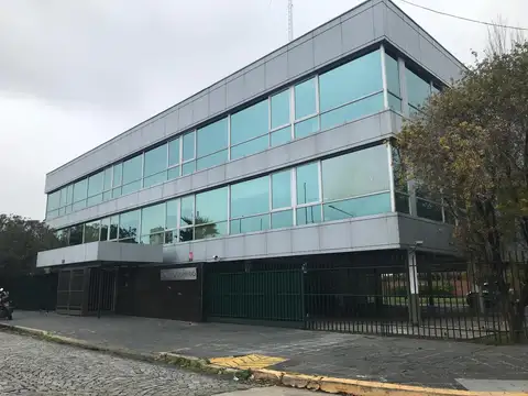 Oficina en venta a metros de Unicenter