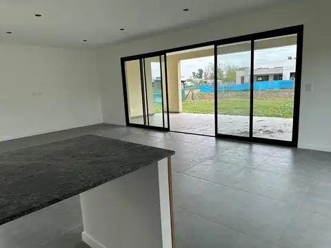 Casa  en Venta en Santa Sofía, Pilar del Este, Pilar