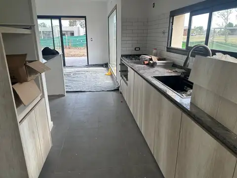 Casa  en Venta en Santa Sofía, Pilar del Este, Pilar