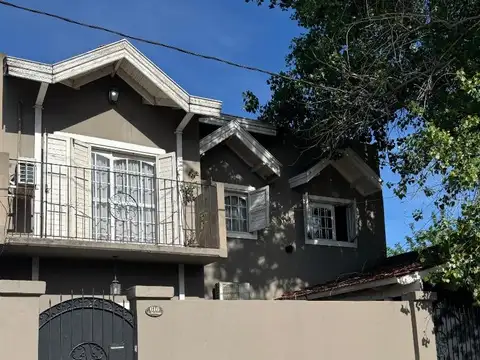 Casa en venta APTA CREDITO 6 AMBIENTES