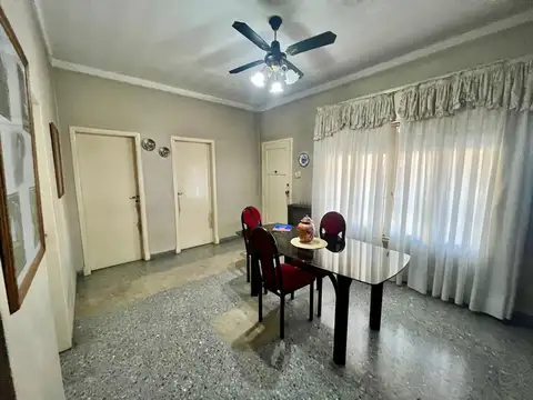VENTA CASA 3 AMBIENTES EN LANÚS OESTE CON PATIO