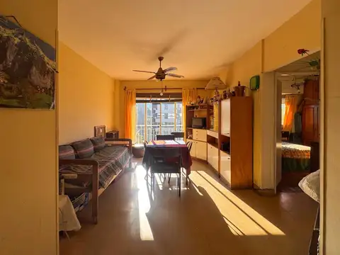 Departamento luminoso con balcón en Belgrano Chico