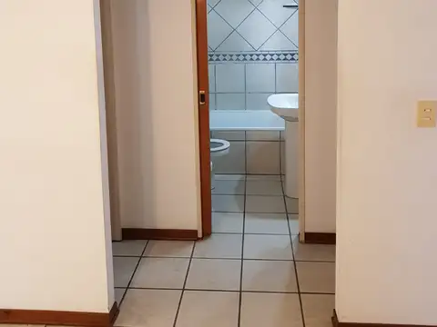 Casa en Alquiler con 1 cochera