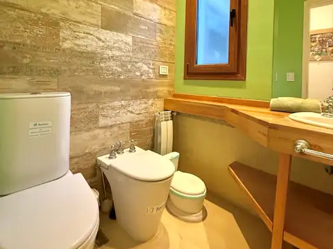 Casa en Alquiler con 2 cocheras