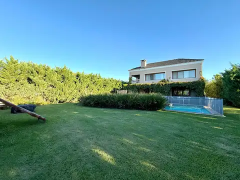 Casa en Alquiler de 4 dormitorios