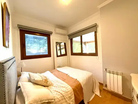 Casa en Alquiler en Puerto Roldan, USD 2.500