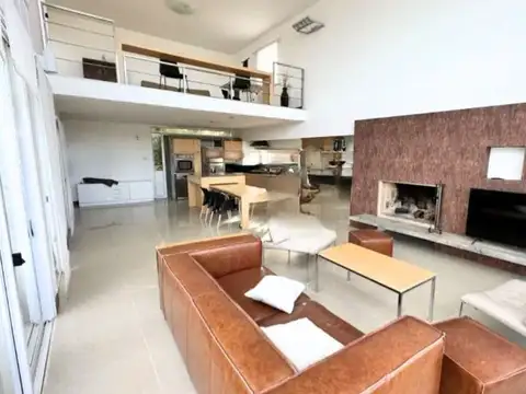 Casa en Venta en La Pedrera, USD 890.000