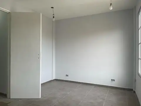 Depto Tipo Casa en Alquiler en Quilmes Oeste, $ 700.000