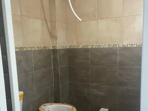 Depto Tipo Casa en Alquiler con 1 cocheras