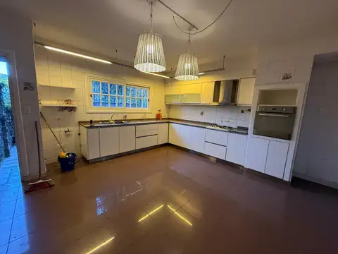 Depto Tipo Casa 5 ambientes con 4 baños