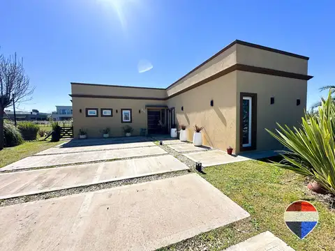 CASA 4 AMBIENTES EN VENTA SANTO DOMINGO CON PILETA