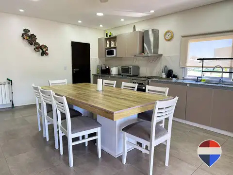 CASA 4 AMBIENTES EN VENTA SANTO DOMINGO CON PILETA
