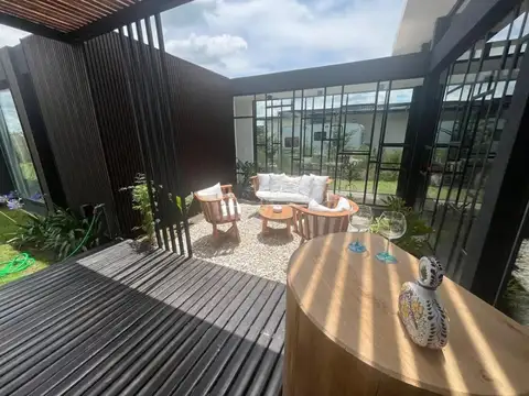 Casa 4 ambientes con 3 baños