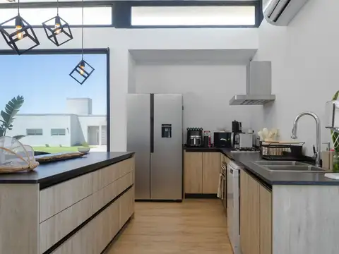 Casa 4 ambientes con 3 baños