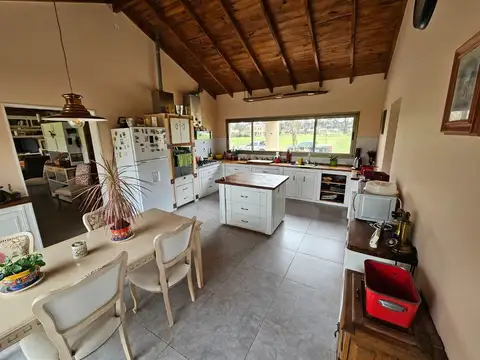 Casa 4 ambientes con 3 baños