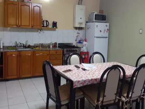 Casa 3 ambientes con 1 baño