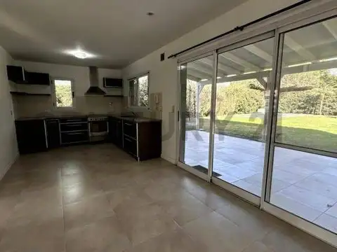 Casa en Alquiler de 3 dormitorios