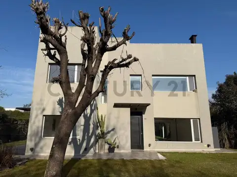 Casa en alquiler en Los Ombúes de Hudson