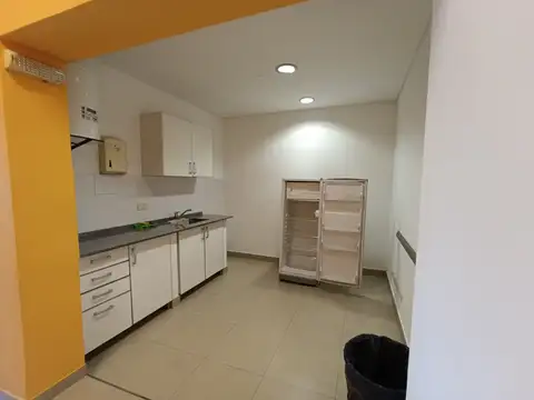 Moron 4400, Piso PB