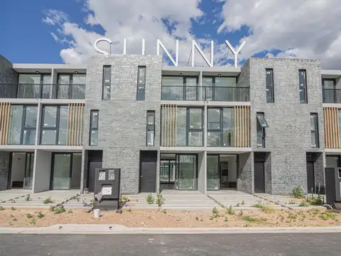 Casa 4 ambientes en Venta en Sunny Tigre - Camino de los Remeros