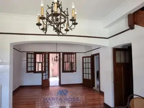 Casa 6 ambientes con 3 baños