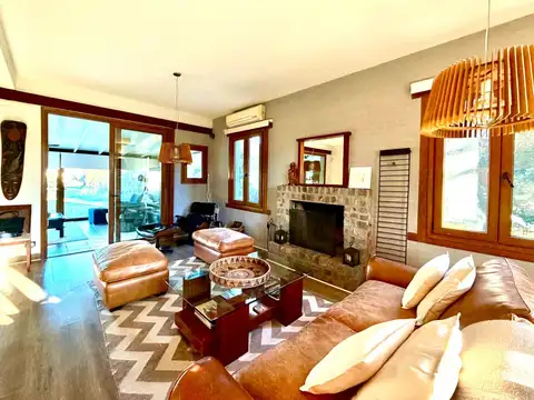 Casa en Venta con 6 cocheras