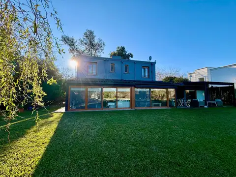 Casa 5 ambientes con 5 baños