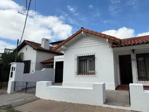 Alquiler de Propiedad en muy buena ubicación, con destino Profesional o comercial. (GD-130)