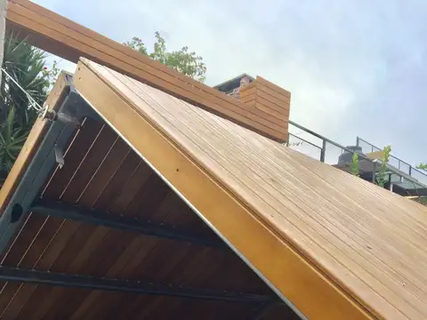 Casa 5 ambientes con 4 baños