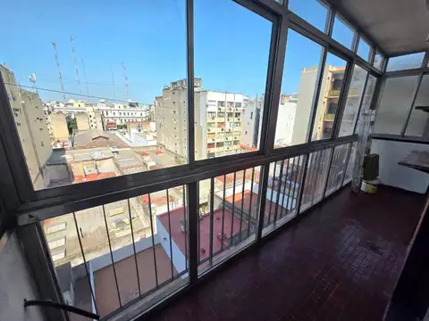 Avenida Hipólito Yrigoyen 1500