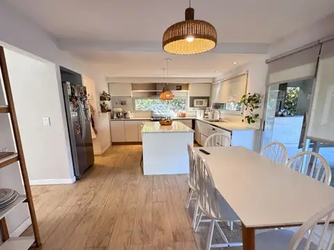 CASA 5 AMB CON PILETA EN VENTA LA MONTURA PILAR