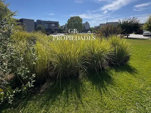 Terreno en Venta en Ayres Plaza, USD 300.000