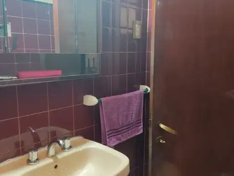 VENTA CASA 2 DORMITORIOS + GALPON LOS PARAISOS cba