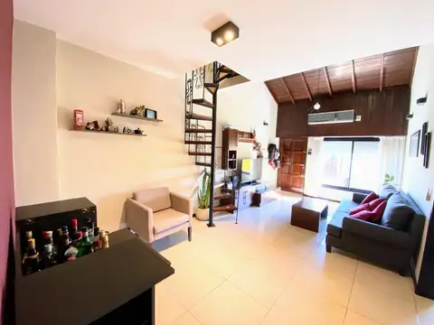 Depto Tipo Casa en Venta de 3 dormitorios