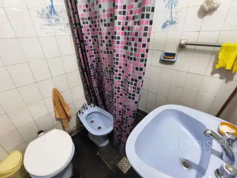 Casa 6 ambientes con 1 baño