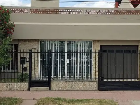 VENTA CASA 3 DORMITORIOS B° CRISOL 