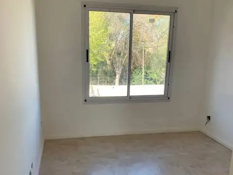 Casa en Alquiler con 1 cochera