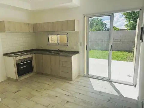 Casa 3 ambientes con 2 baños