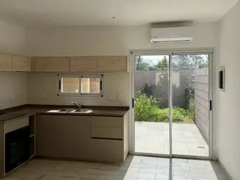 Casa en Alquiler en Pilar, USD 850