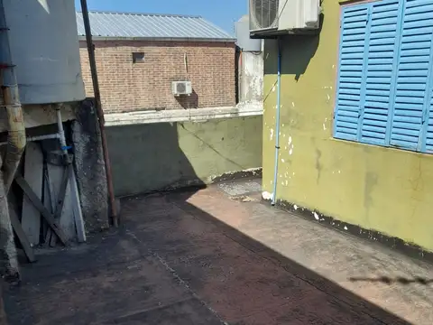 Casa 8 ambientes con 3 baños