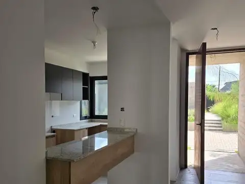 Casa en Venta en Arguello, USD 283.500